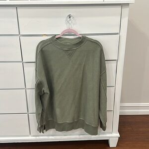 Aerie sweatshirt. Size XS. Color green.